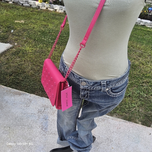 NWT PINK SKULL BETSEY JOHNSON CROSSBODY - Picture 4 of 6